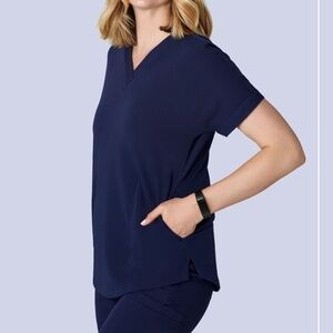mandala navy scrub sets - S oversized top, M slim and straight cargo pants